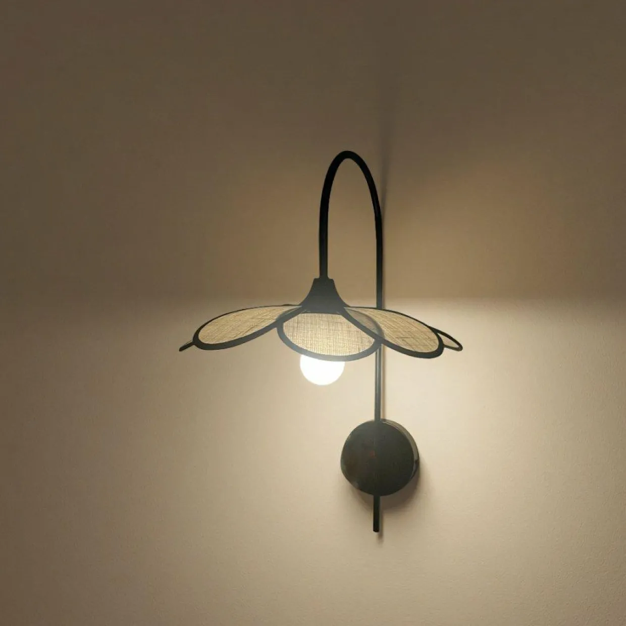 Applique murale pétale en tissu (H62 cm) Alava Noir