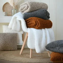 Coussin carré fausse fourrure (50 x 50 cm) Dudley Gris souris