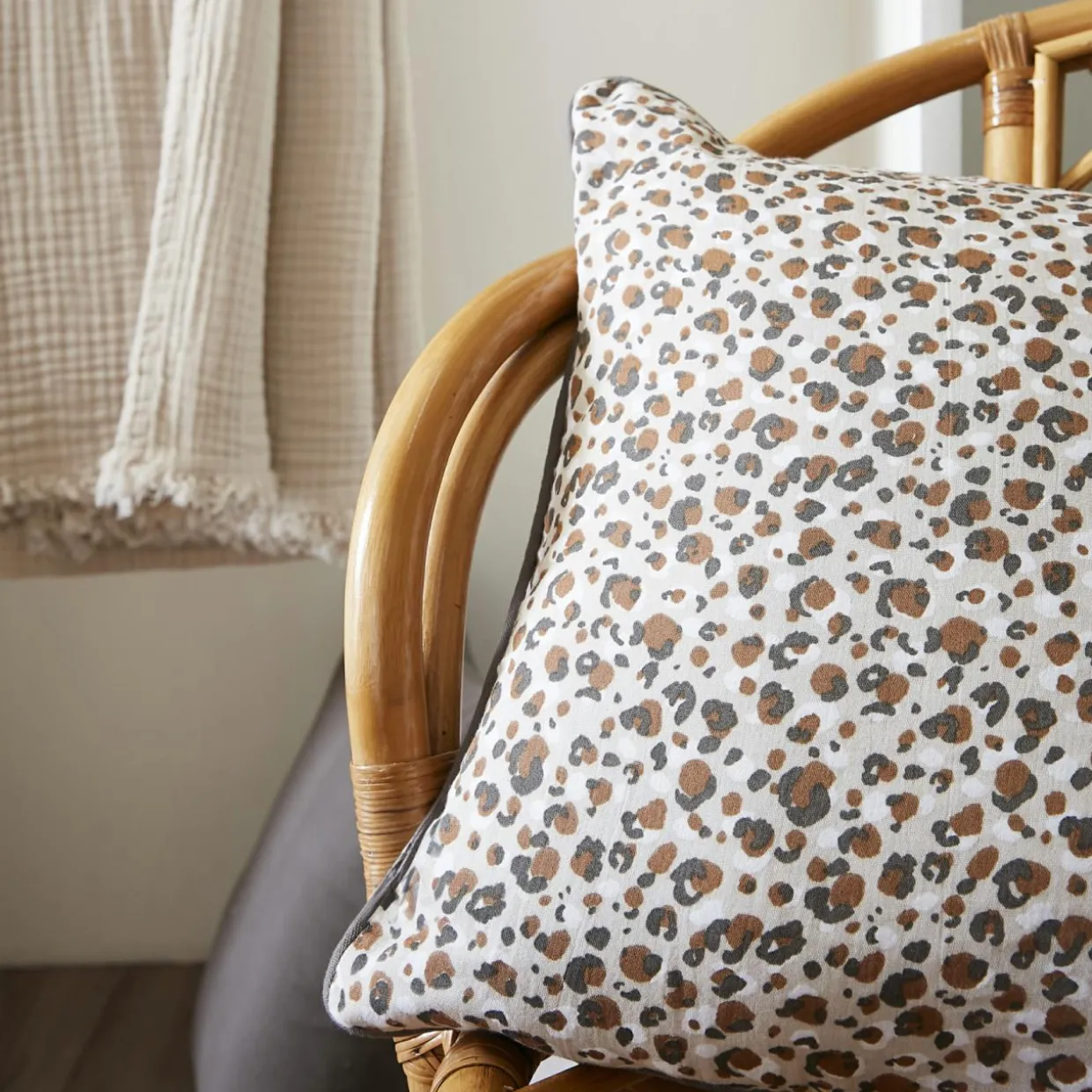 Coussin carré gaze de coton (45 x 45 cm) Rosa Marron