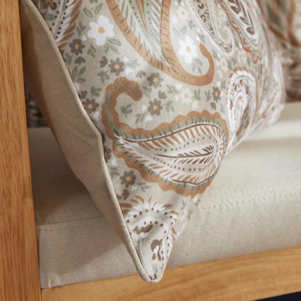 Coussin carré velours (50 x 50 cm) Dolores Beige