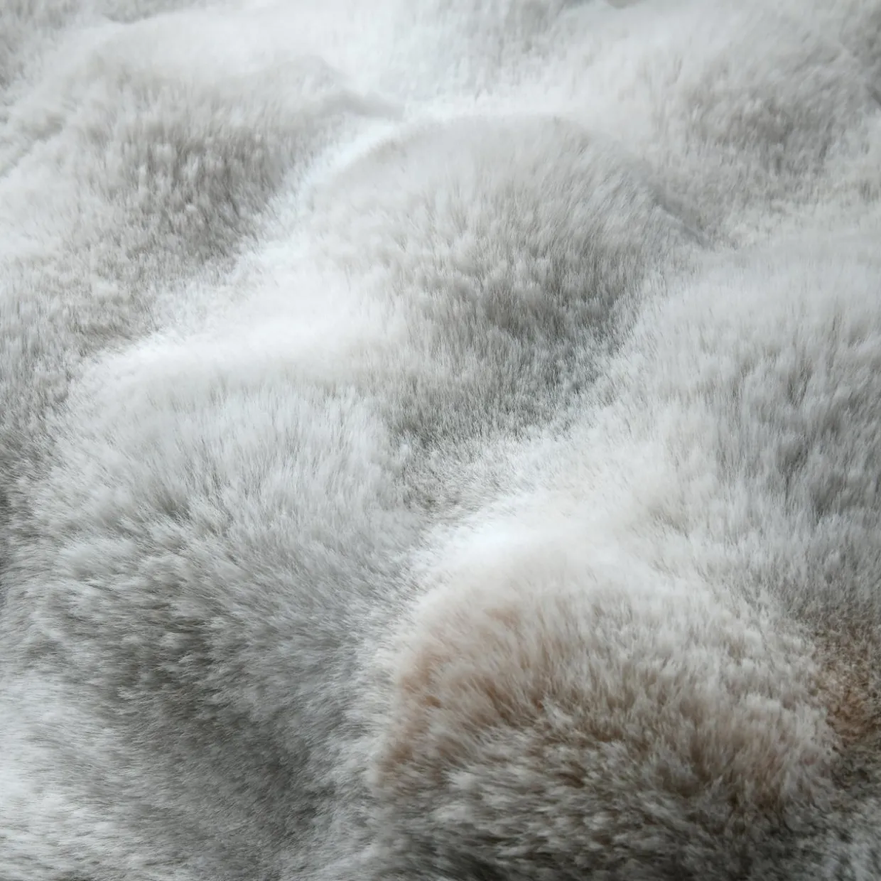 Coussin rectangulaire fausse fourrure (50 x 80 cm) Nebraska Gris perle