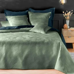 Couvre-lit matelassé et deux taies d'oreiller (240 x 260 cm) Solange Vert cédre