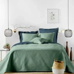 Couvre-lit matelassé et deux taies d'oreiller (220 x 240 cm) Romane Vert cédre