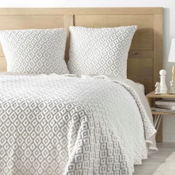 Couvre-lit matelassé et deux taies d'oreiller (240 x 260 cm) Joana Blanc