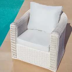 Fauteuil de jardin en résine tressée Calvi Blanc et gris clair