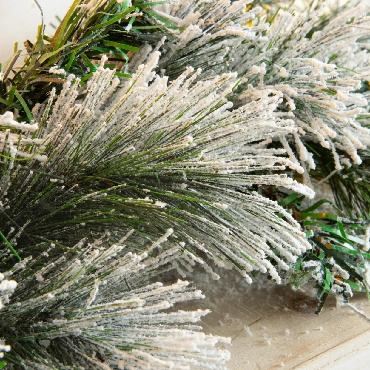 Guirlande de sapin lumineuse (300 cm - D25) Edmonton Vert enneigé et blanc chaud