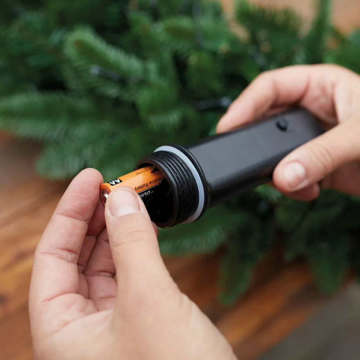 Guirlande lumineuse à piles 14,30 m 192 LED câble noir Durawise Blanc chaud