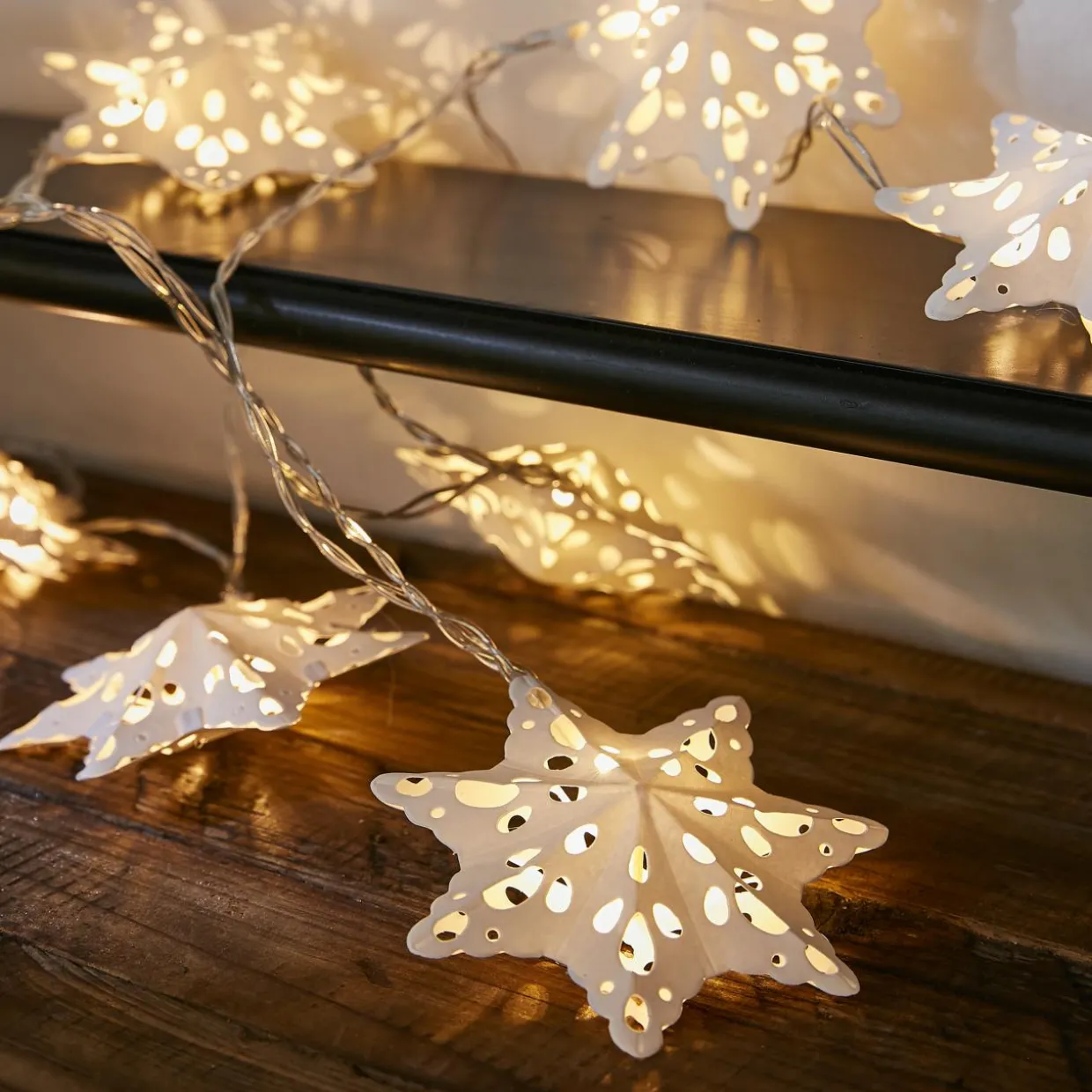 Guirlande lumineuse à piles 10 LED (2,25 m) Flocons en papier Blanc chaud