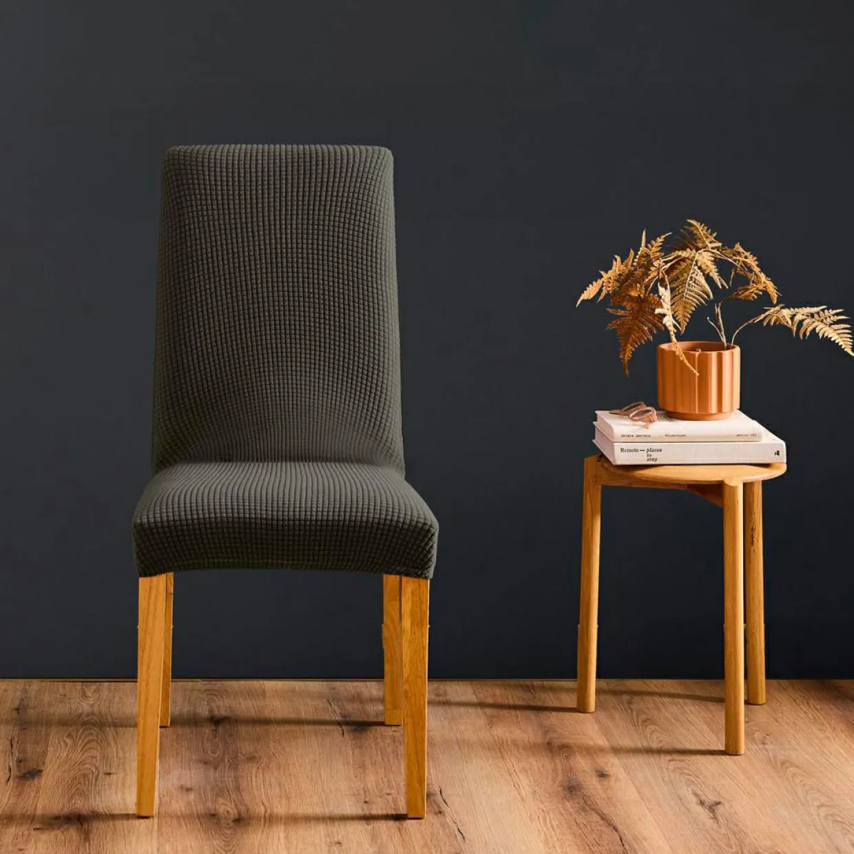 Housse de chaise extensible effet gaufré (40 x 40 cm) Sacha Gris anthracite