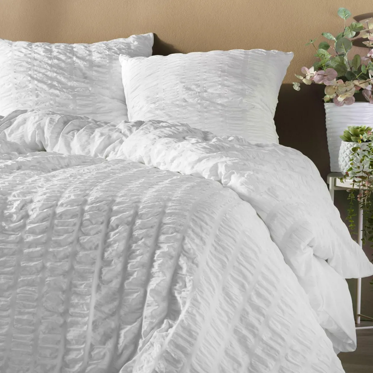 Housse de couette et deux taies microfibre plissée (240 x 220 cm) Plissia Blanche