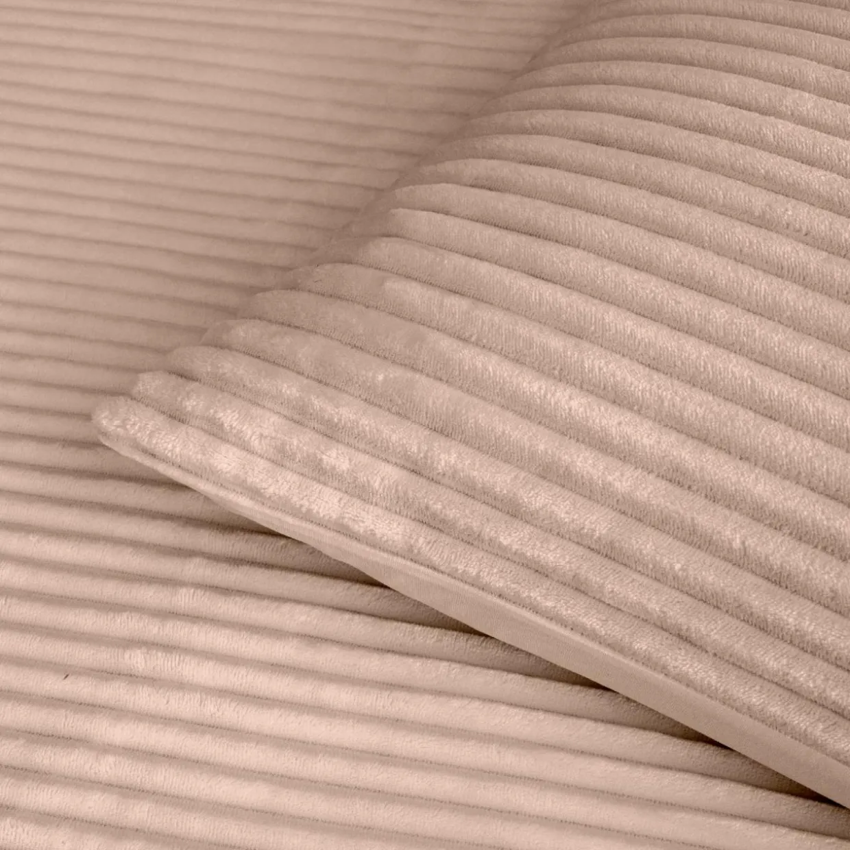 Housse de couette et deux taies d'oreiller flanelle (240 x 220 cm) Veloutea Beige sable