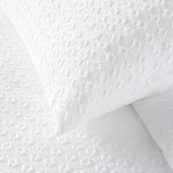 Housse de couette et deux taies microfibre gaufrée (240 x 220 cm) Litéa Blanche