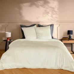 Housse de couette et deux taies d'oreiller velours (240 x 220 cm) Velina Ecru