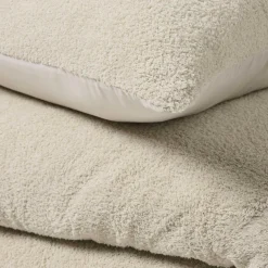 Housse de couette et deux taies d'oreiller bouclette (240 x 220 cm) Helena Ecru