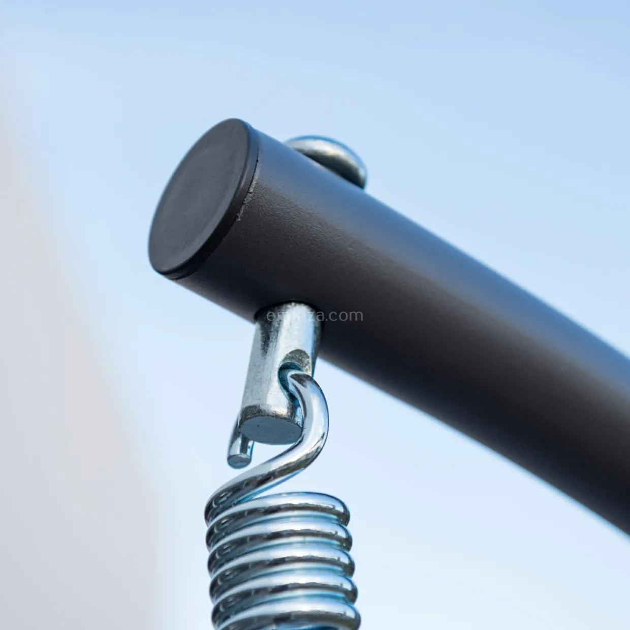 Loveuse suspendue en résine tressée Coral Gris anthracite