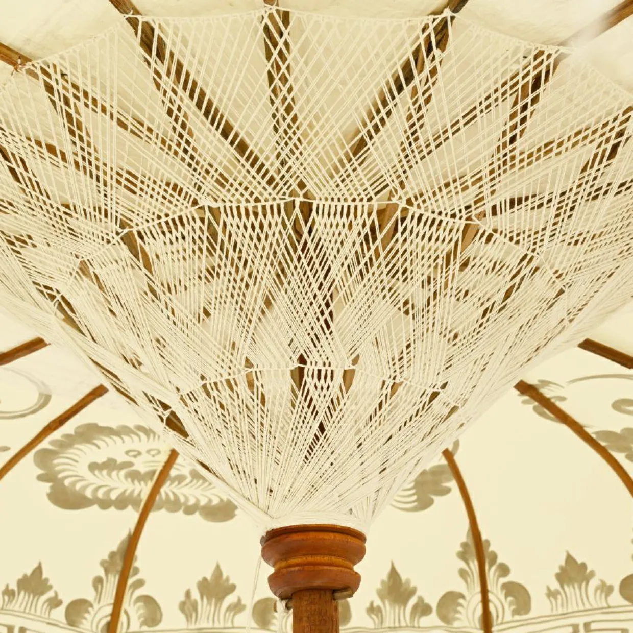 Parasol de jardin rond à franges (D2 m) Jaipur Crème et dorure