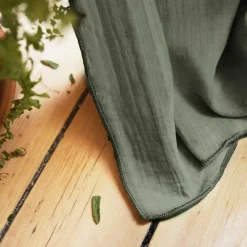 Rideau gaze de coton ajustable (280 x max 300 cm) Gaïa Vert romarin