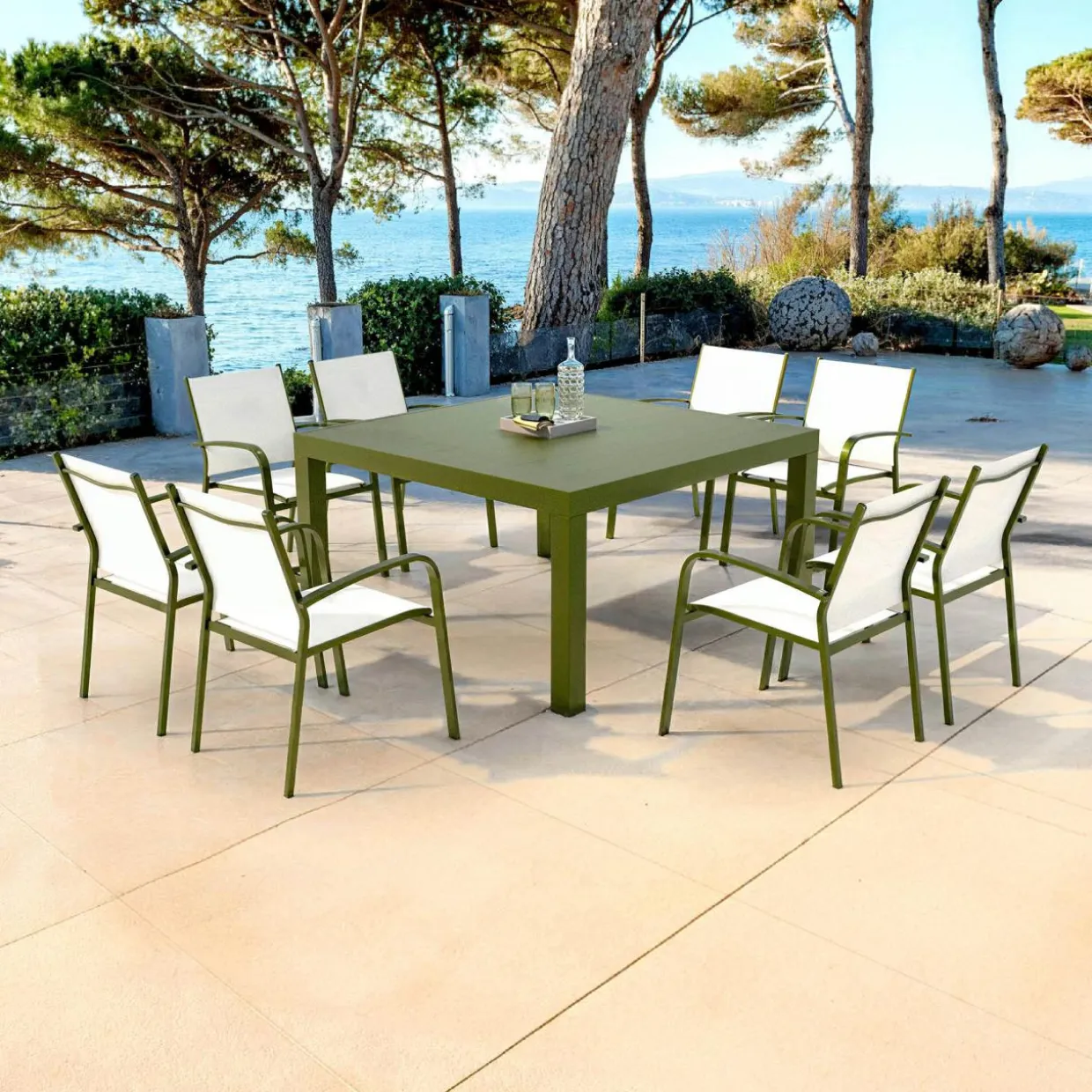 Table de jardin carrée aluminium 8 places (136 x 136 cm) Murano Vert olive
