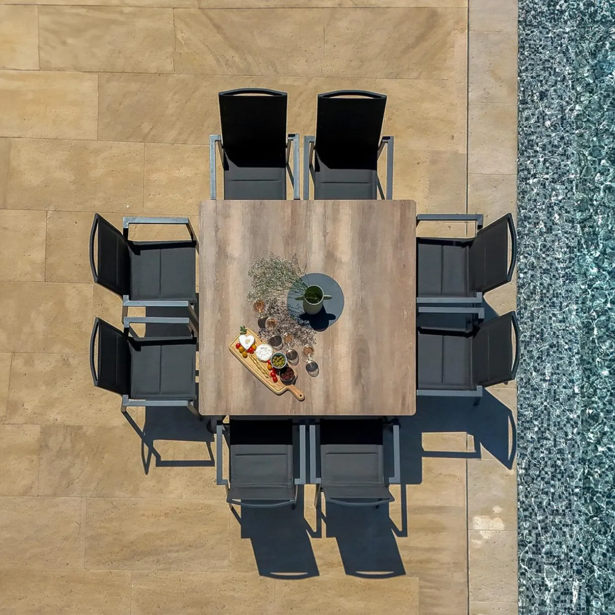 Table de jardin carrée en aluminium 8 places (136 x 136 cm) Amalfi Gris anthracite