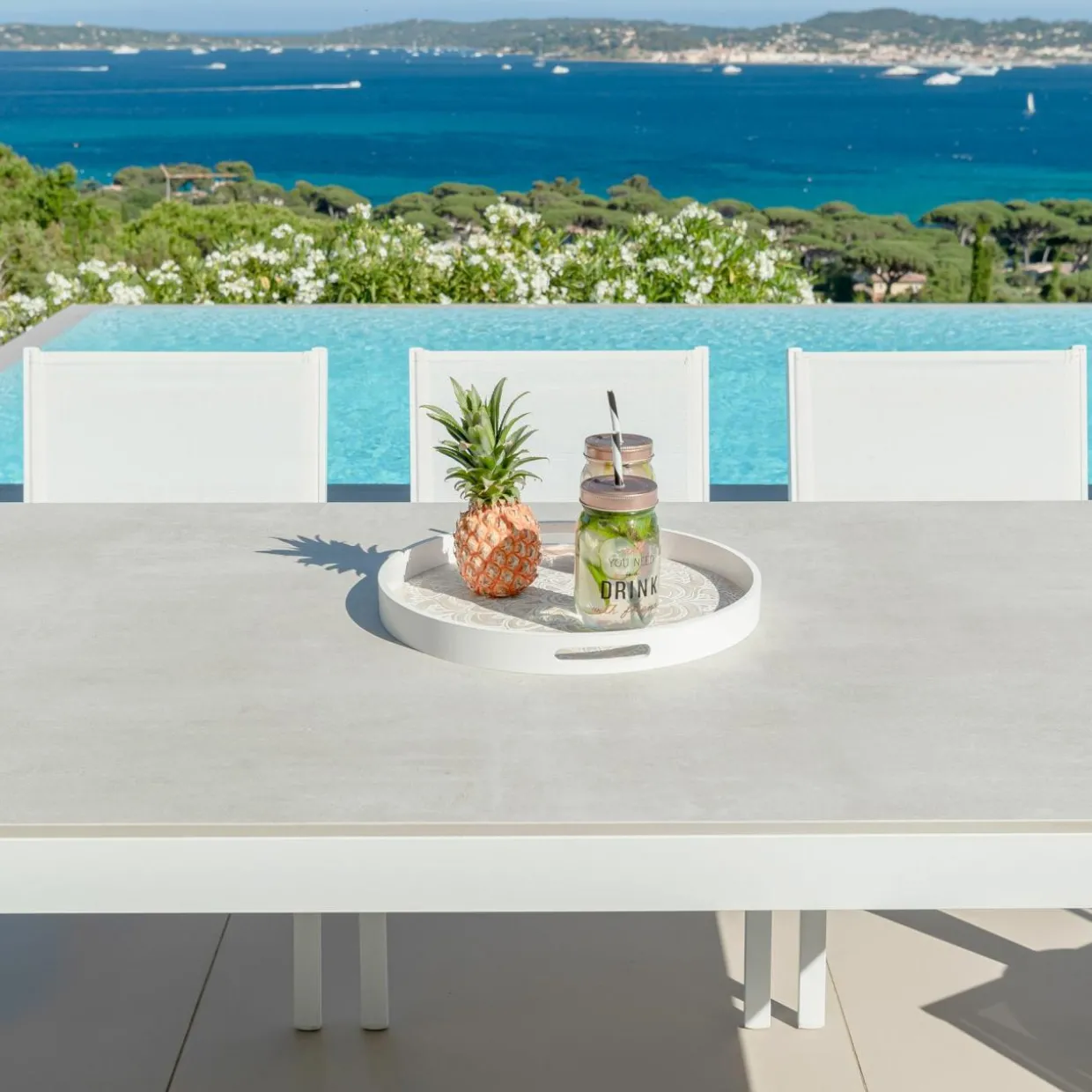 Table de jardin en aluminium et céramique 8 places (180 x 90 cm) Kore Blanc et gris clair