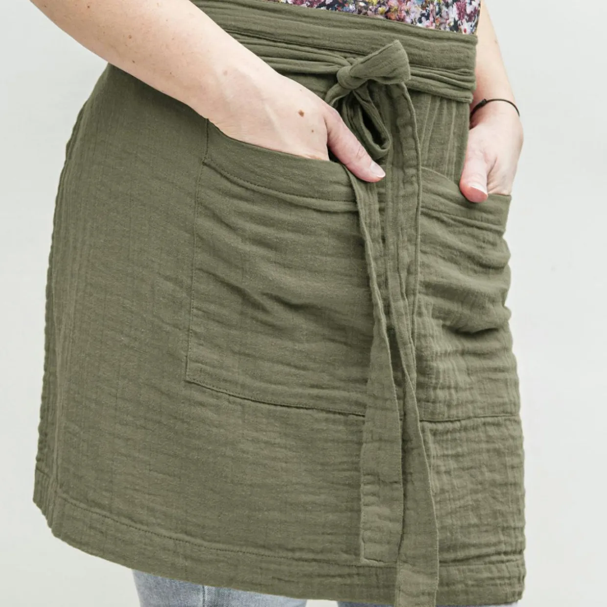 Tablier avec poches gaze de coton Gaïa Vert romarin
