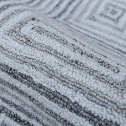 Tapis de salon rectangulaire matière recyclée tuftée (140 x 200 cm) Shelton Gris