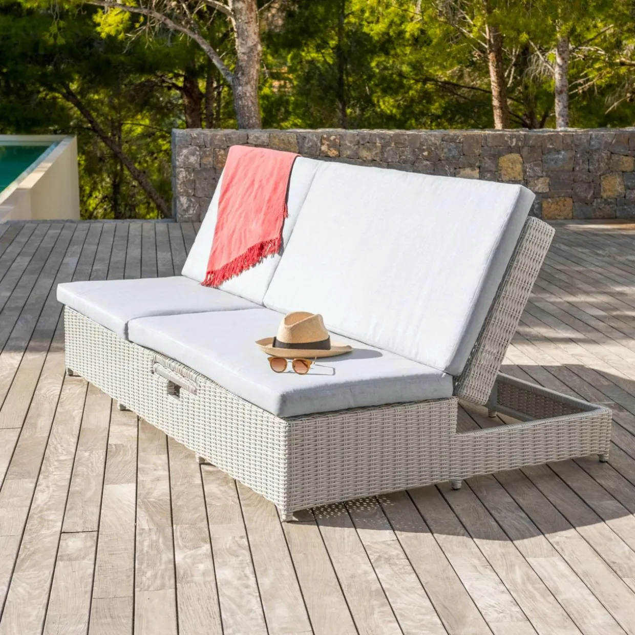 Transat double en résine tressée - Canapé de jardin Calvi Blanc et gris clair